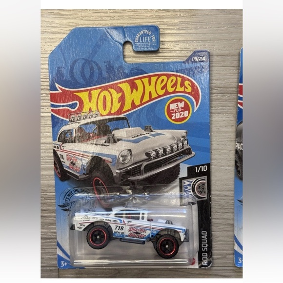 Hot Wheels Cars Lot Of 7 Bellair Cruiser Corvette Pacifica Race Track Rescue - Picture 4 of 9